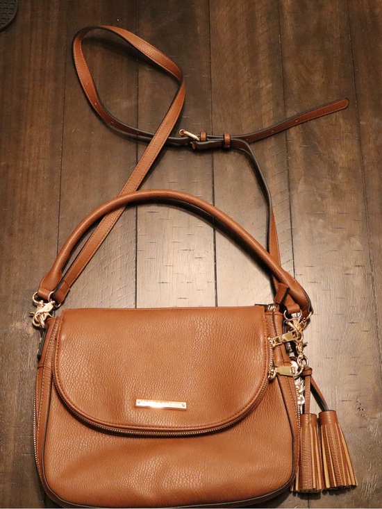 Poppy & Peonies Handbags - Poppy & Peonies Tan Leather Crossbody with Tassel